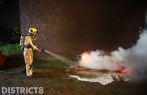 Bankstel in brand gestoken Verdiplein Delft