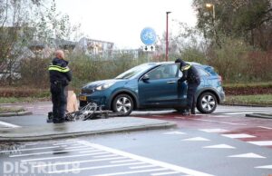Fietsster lichtgewond na botsing met auto Franklinstraat Zoetermeer