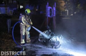 Twee elektrische scooters in brand gestoken Bosboom-Toussaintplein Delft