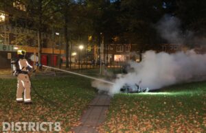 Elektrische deelscooter in brand gestoken Frederik van Eedenlaan Delft