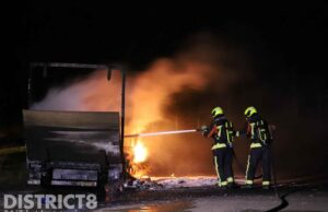 Bakwagen met drugsafval in brand Grote Engelskop Leidschendam