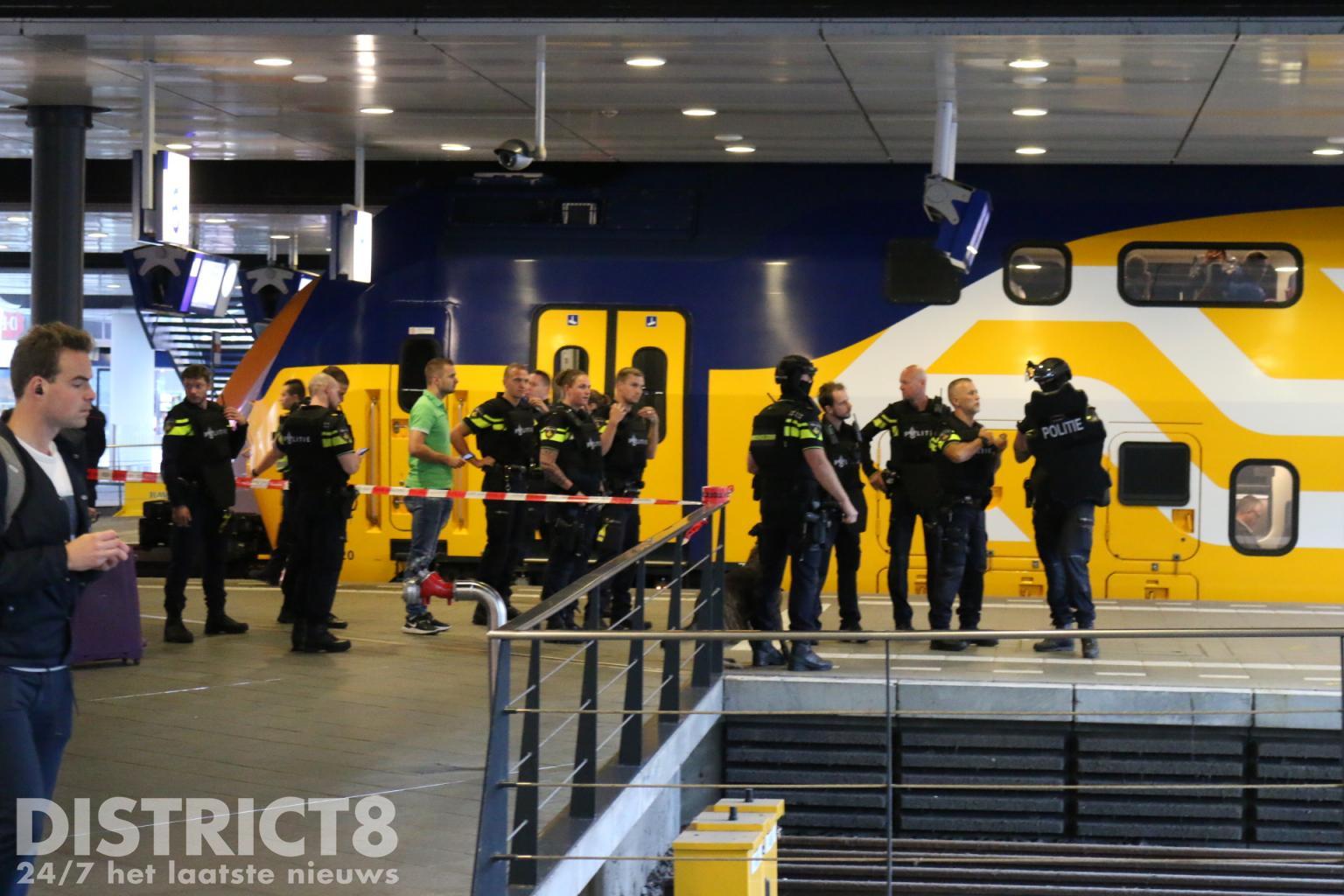 Perron Den Haag Centraal Station Ontruimd Na Melding Vuurwapen