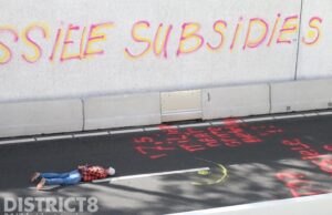 Extinction Rebellion legt A12 plat Utrechtsebaan Den Haag