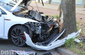 Golf GTI total-loss na eenzijdig ongeval Schieweg Delft