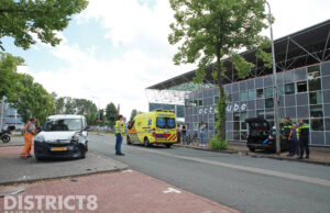 Gewonde bij flinke aanrijding tussen twee auto’s Rotterdamseweg Delft