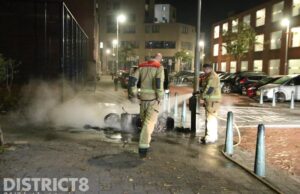 Derde scooter in twee weken tijd in brand gestoken Potgieterstraat Den Haag
