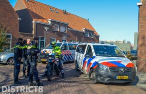 Politie-inzet bij gevecht tussen agressieve honden Esserstraat Maassluis