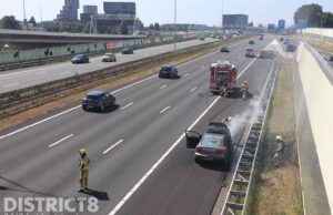 Personenauto uitgebrand op de A12 Nootdorp