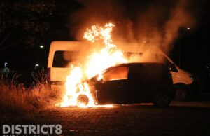 Auto in brand op parkeerplaats Oude Klapwijkseweg Pijnacker