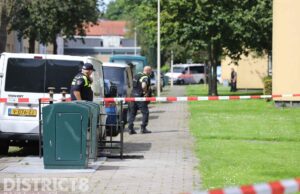 Straat afgezet na melding van schietpartij Ulenpasstraat Den Haag
