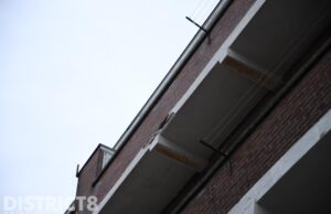 Brandweerinzet na afbrokkelen balkon Jonckbloetplein Den Haag