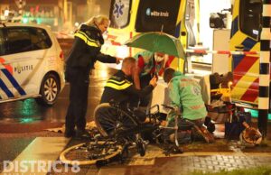 Fietser gewond na aanrijding met scooterrijdster Raamweg Den Haag