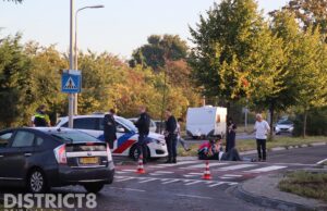 Fietsster gewond na aanrijding met personenauto Meerzichtlaan Zoetermeer