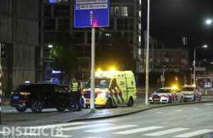 Gewonde bij flinke aanrijding tussen twee auto’s Calandstraat Den Haag