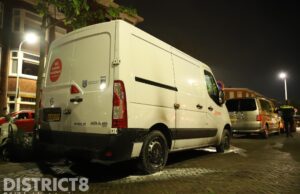 Bestelbus in brand gestoken; politie zet brandblusser in Nunspeetlaan Den Haag