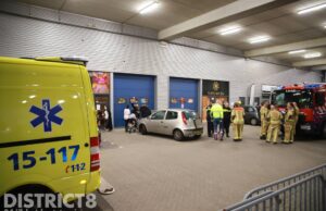 Hulpdiensten rukken groots uit voor melding van onwelwordingen in spa Binckhorstlaan Den Haag