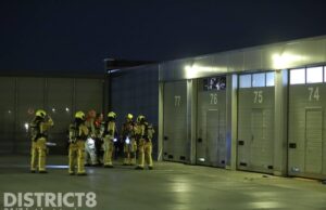 Brandweer rukt uit naar melding van brand in een garagebox Naaldwijkseweg Wateringen