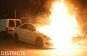 Geparkeerde auto gaat in vlammen op, mogelijk brandstichting Ulenpasstraat Den Haag