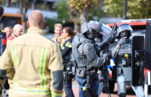 Arrestatieteam haalt verward persoon uit woning Steenvoordelaan Rijswijk