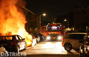 Geparkeerde auto in brand gestoken Hardenbroekstraat Den Haag