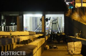 Hulpdiensten rukken uit voor bekneld persoon in spoortunnel Delft