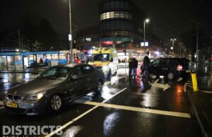 Schade en lichtgewonde bij aanrijding Hobbemaplein Den Haag