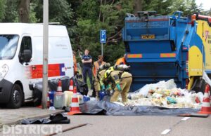 Groot alarm voor lekkende vloeistof uit vuilniswagen Natuursteenlaan Zoetermeer