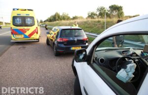 Lichtgewonde na kop-staart botsing, automobilisten negeren rood kruis A4 Schipluiden