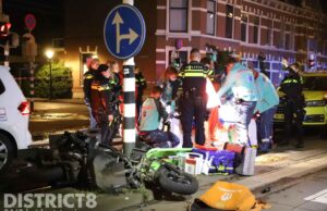 Scooterrijder zwaargewond na aanrijding met politieauto Laan van Meerdervoort Den Haag