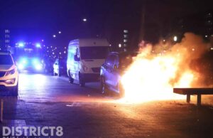 Auto in brand gestoken Laan van Wateringse Veld Den Haag