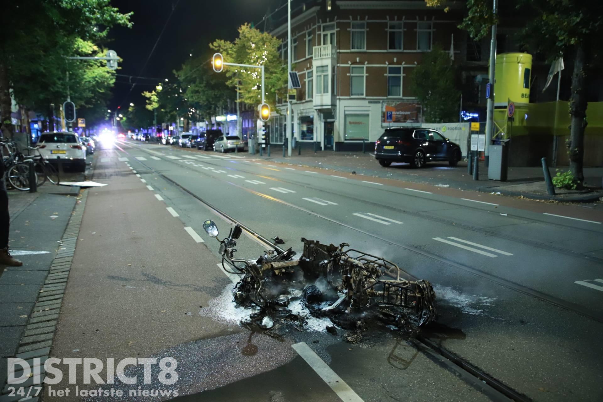 Opnieuw scooter in brand gestoken in Haagse wijk Paul Krugerlaan Den Haag