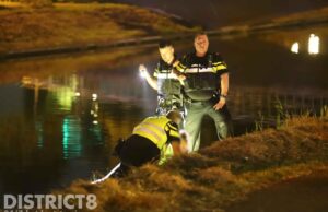 Vrouw valt uit rolstoel en belandt in sloot Nootdorpse Landingslaan Den Haag