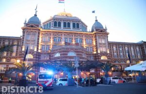 Man valt willekeurige mensen aan met glas Gevers Deynootplein Den Haag