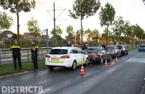 Kettingbotsing tussen vier voertuigen Laan van Hoornwijck Den Haag