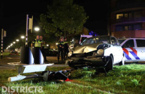 Automobilist veroorzaakt eenzijdig ongeval Laan van Wateringseveld Den Haag