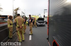 Schade na ongeval tussen twee voertuigen Strikledeweg N470 Delfgauw