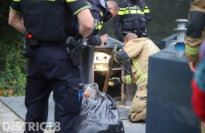 Grote inzet van hulpdiensten voor mogelijk baby in ondergrondse container Koekamp Delft