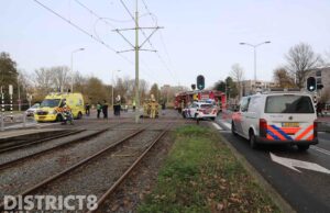 Fietser (88) overleden na aanrijding met tram Heuvelweg Leidschendam