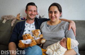 Daar is ze dan! District8 op kraambezoek bij A13-baby Bente!