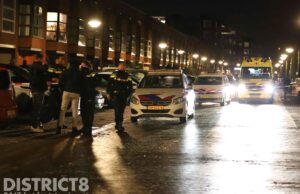 Jongeman op straat neergestoken; buurtbewoners schieten te hulp Praagsingel Den Haag