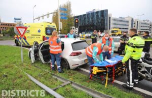 Gewonden nadat auto uit de bocht vliegt A13 Rijswijk