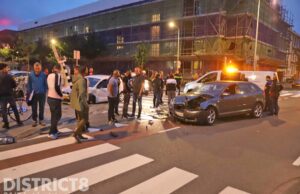 Flinke schade na aanrijding tussen twee voertuigen Melis Stokelaan Den Haag