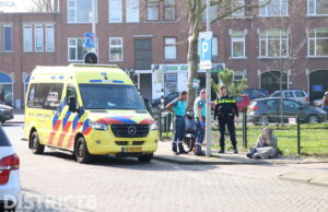 Scooterbestuurster gewond na botsing met auto Lekstraat Den Haag