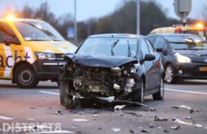 Flinke schade na ongeval Laan van Delfvliet Den Haag