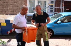 Duif vast in boom Laurierstraat Den Haag