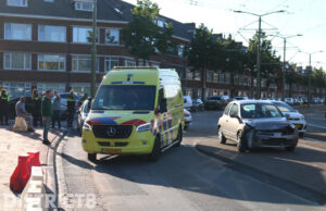 Aanrijding tussen twee auto’s Genestetlaan Den Haag