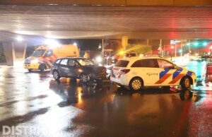 Forse schade en gewonde bij aanrijding Maanweg Den Haag