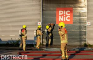 Grote brand in loods van Picnic Vlambloem Rotterdam