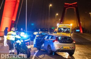 Frontale aanrijding op de Willemsbrug Willemsbrug Rotterdam