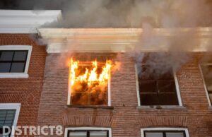 Zeer grote uitslaande brand in woning Dam Schiedam